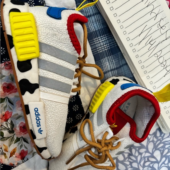 adidas nmd r1 toy story